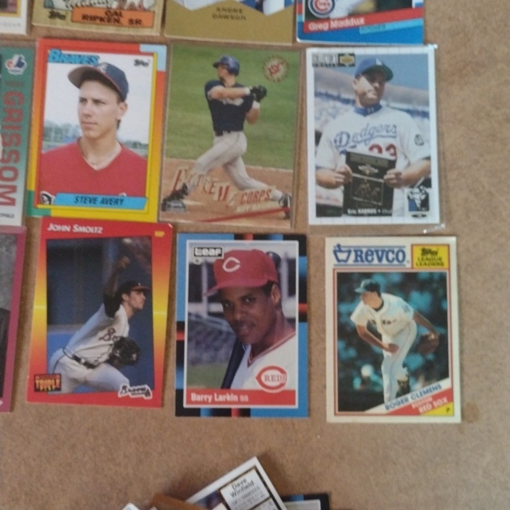 Assorted Baseball Trading Cards Collection - Picture 2 of 7